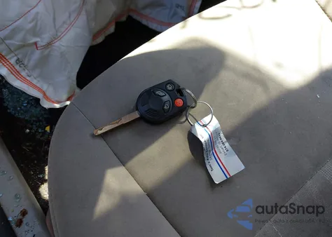 2017 Ford Focus Se z USA, uszkodzony, nr VIN 1FADP3K28HL231290